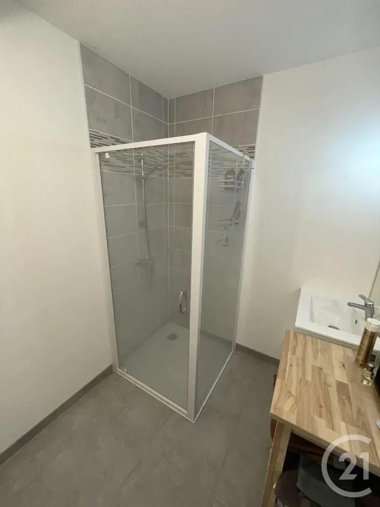 Vannitoad - 3-Bed Flat with Balcony in Saint Jean de Braye
