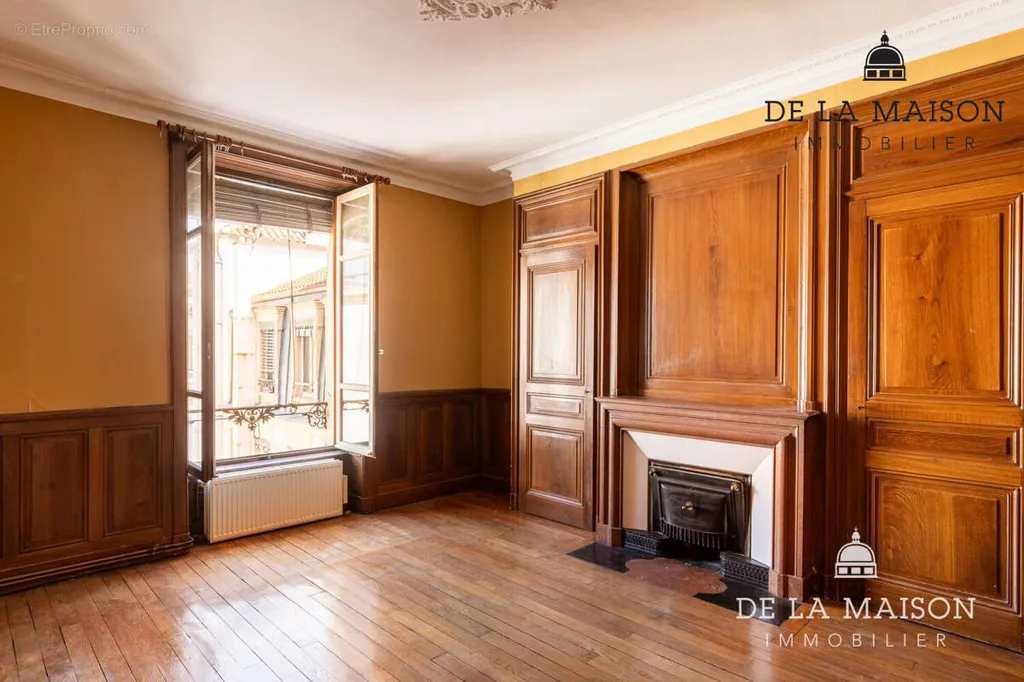 Séjour - Appartement Bourgeois avec Vue sur Toits à Lyon-6e