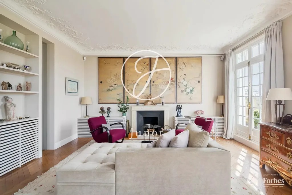 Elutuba - Duplex with Eiffel Tower View in Paris 7th