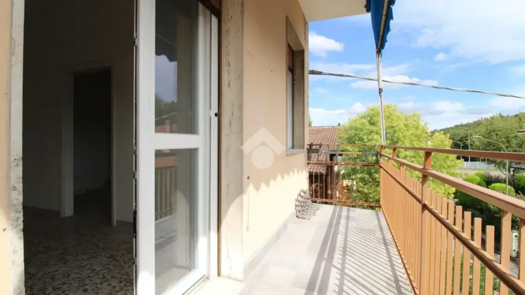 Rõdu - 3-Bedroom Apartment with Balcony in Sassuolo