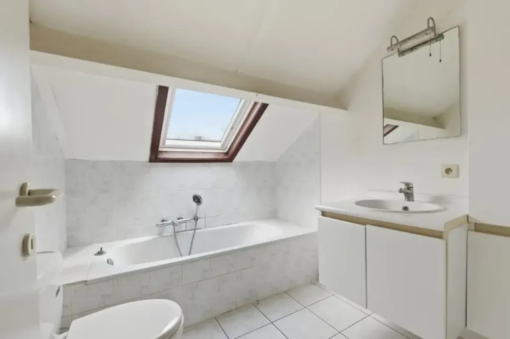 Salles de bain - Maison avec Terrasse et Jardin à Riemst