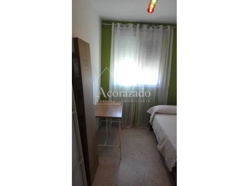 Chambres - Furnished Flat with Terrace near University