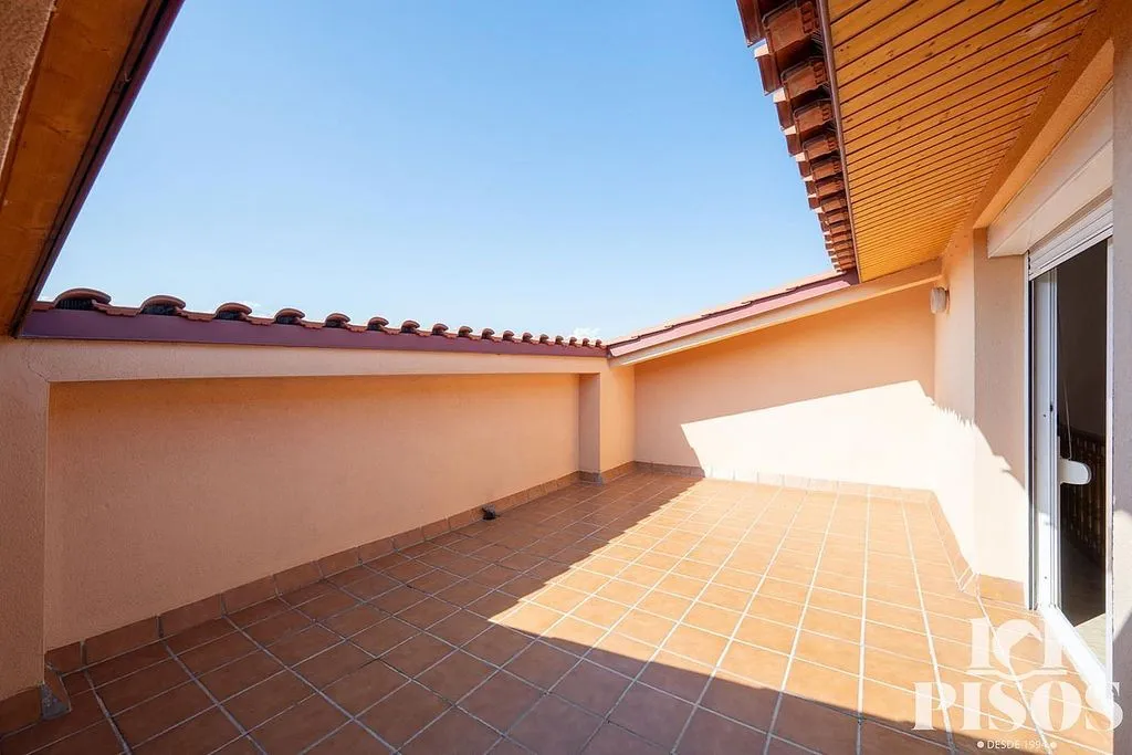 Terraced House with Balcony in Ca n'Oriol