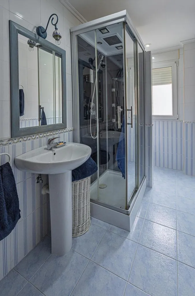Salles de bain - Chalet with Pool in Covaresa, Valladolid