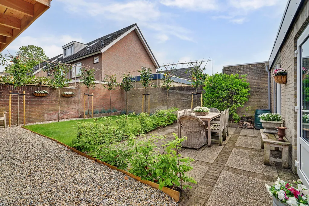 Jardin - Modernised Two-Storey House with Garden in De Elst