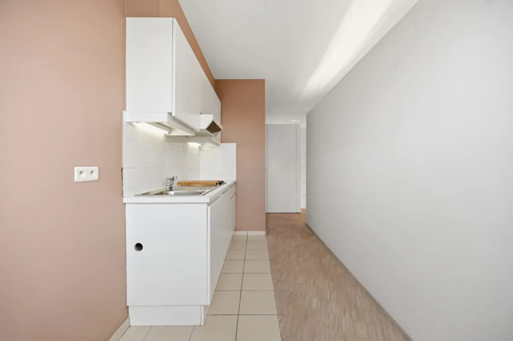 Köök - Office Space with Conversion Permit in Central Location