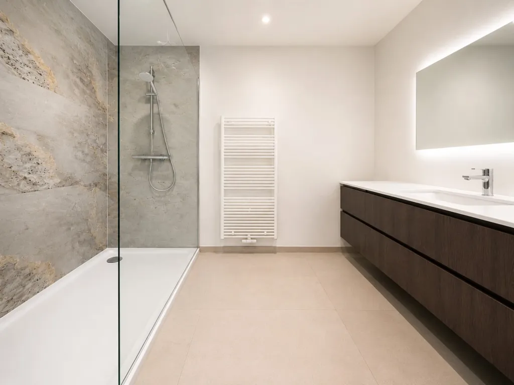 Bathrooms - Apartment with Two Terraces in Kuurne