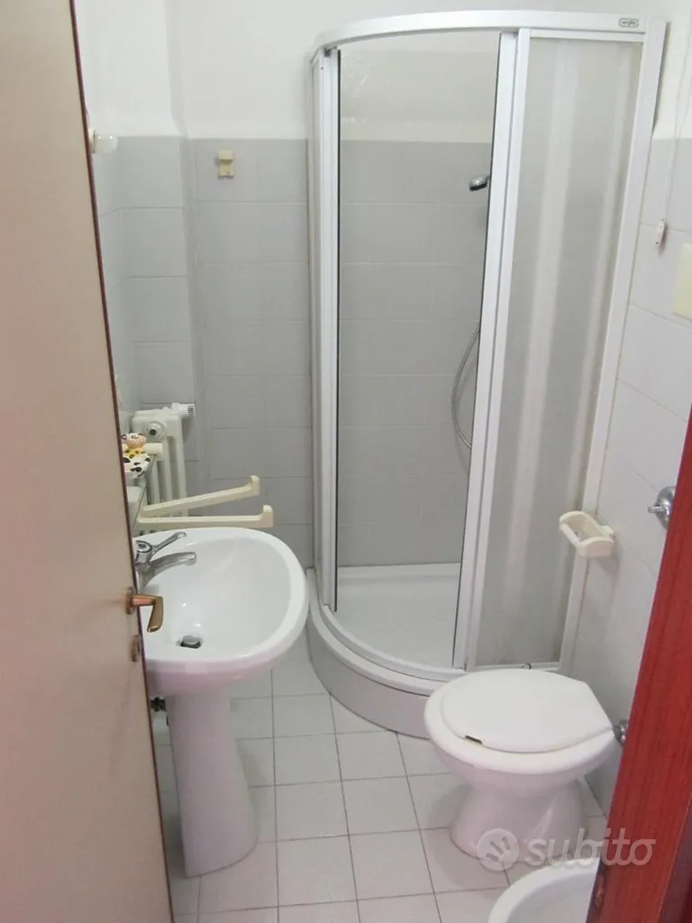 Salles de bain - Student Studio with Balcony near University