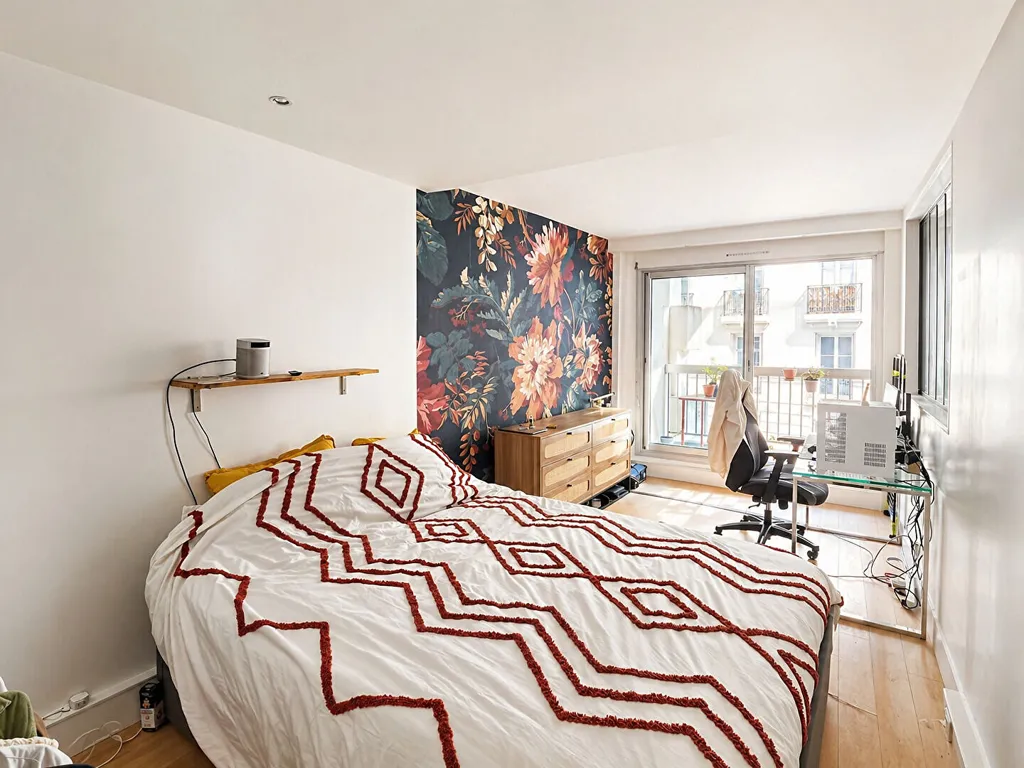 Chambres - Appartement Rénové avec Balcon à Paris