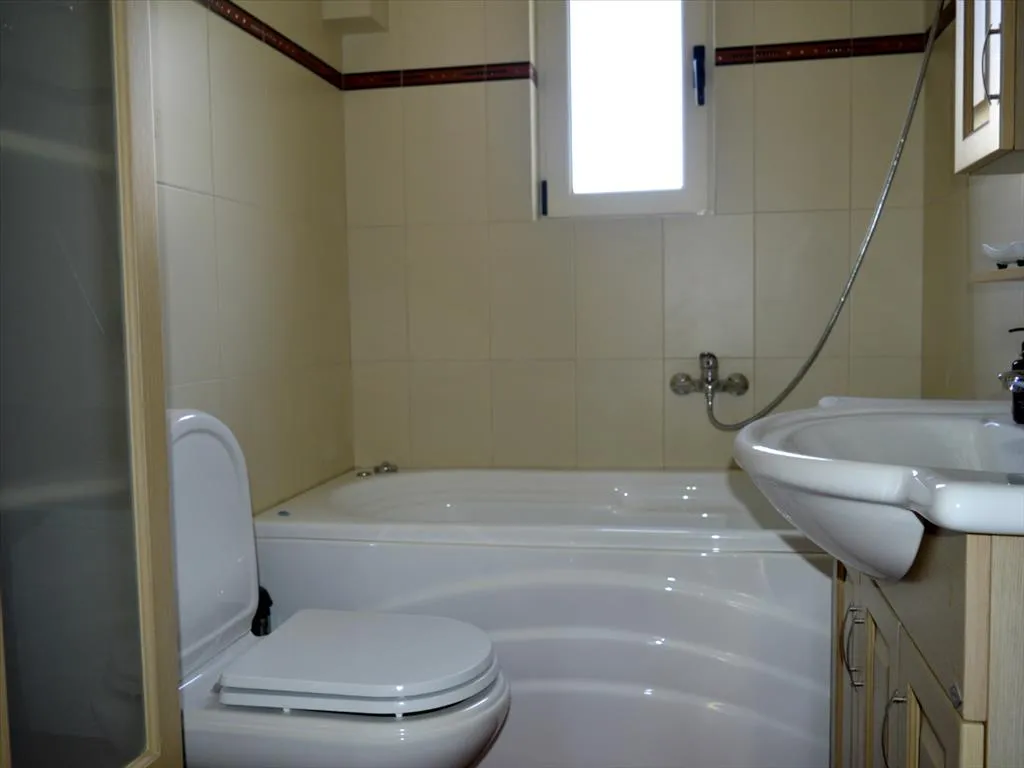 Vannitoad - Detached House with Pool in Varkiza