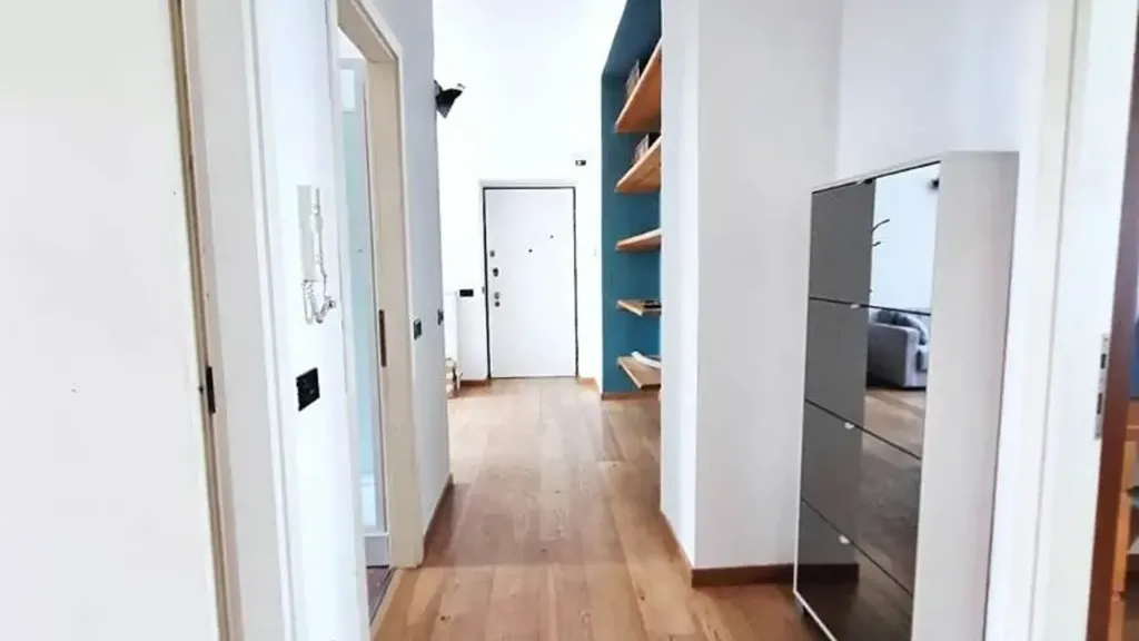 hallway_entrance