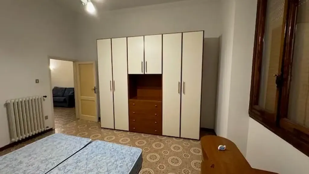 Chambres - 4-Bedroom Apartment with Balcony in Florence