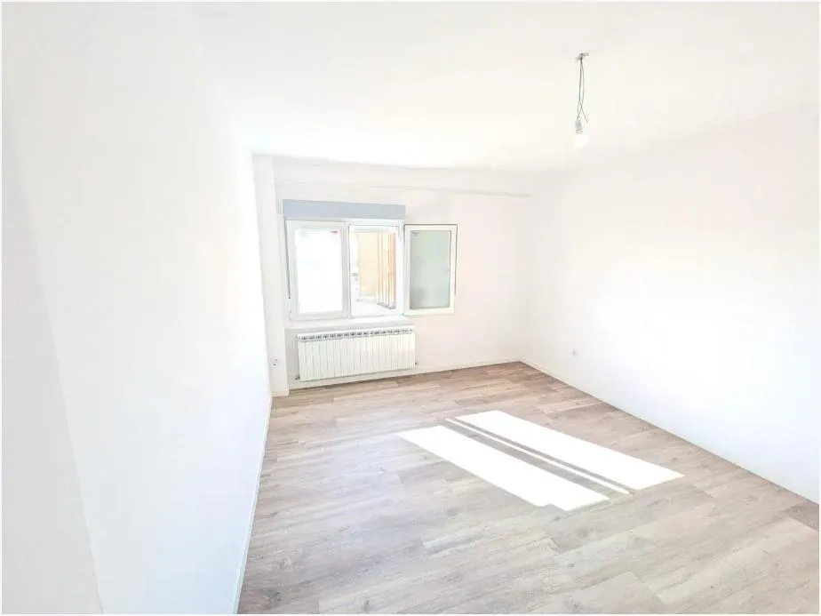 3 magamistoaga korter asukohas Zamora