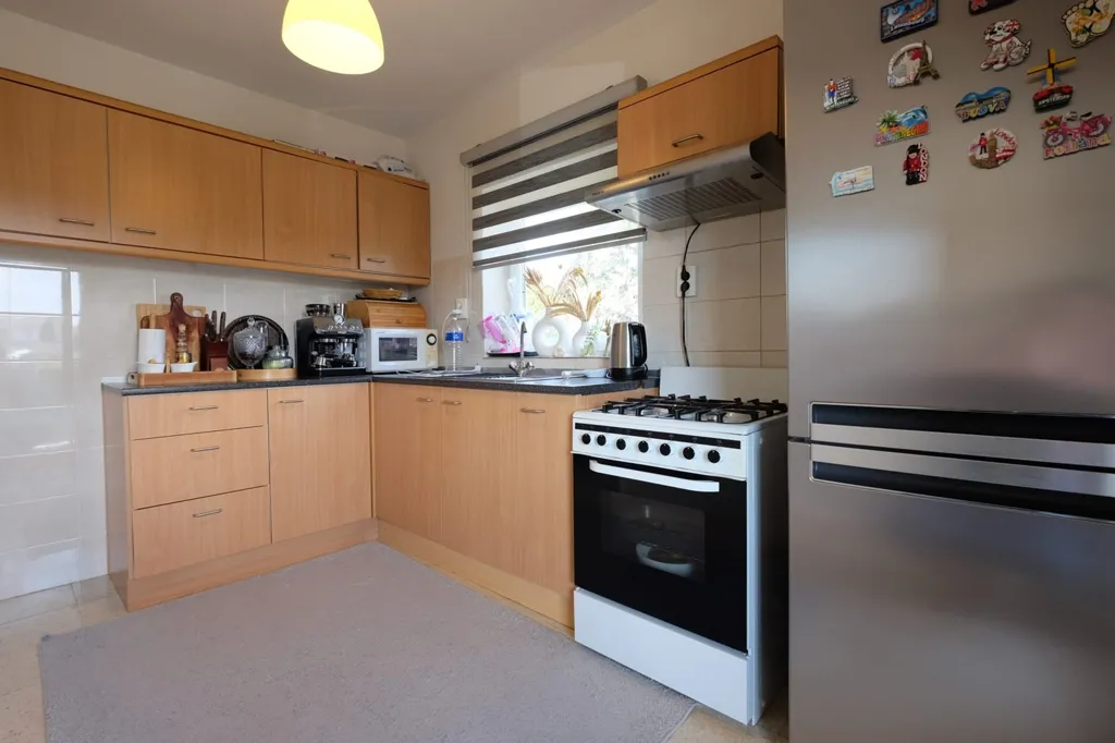 Köök - Two-Bedroom Flat with Cellar in Central Location