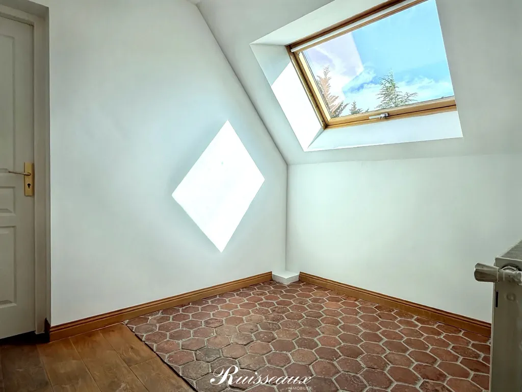 Toad - Contemporary House with Garden in Dijon