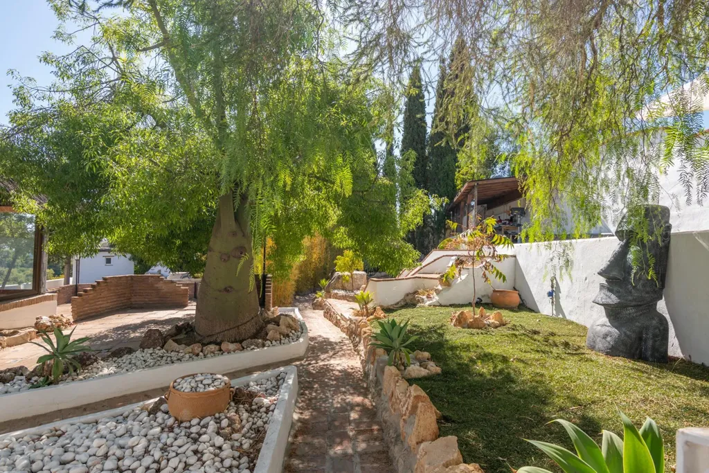 Aed - 7-Bedroom Villa with Mountain View in Mijas