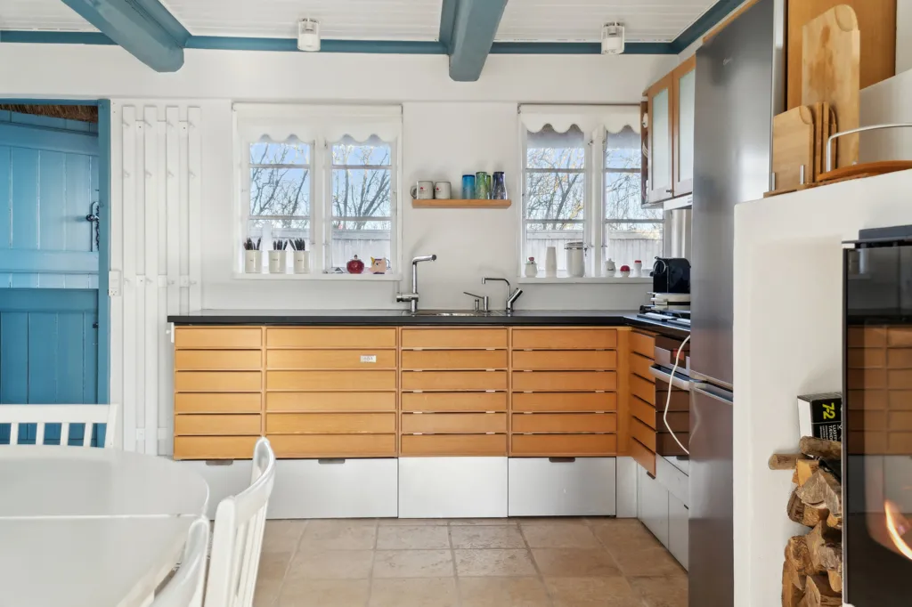 Cuisine - Historic Timber-Frame House with Water View in Nyborg