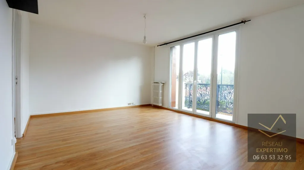 Rooms - Bright 3-Bed Flat with Eiffel View in Clamart