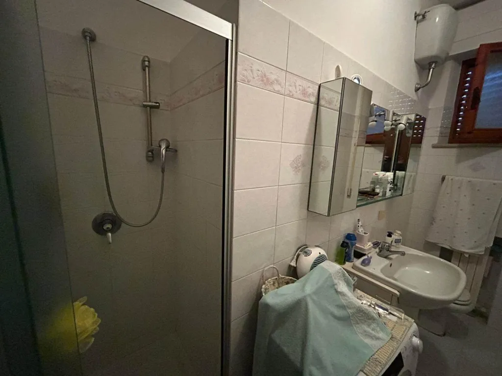 Bagni - Appartamento con due terrazzi a Siena nord