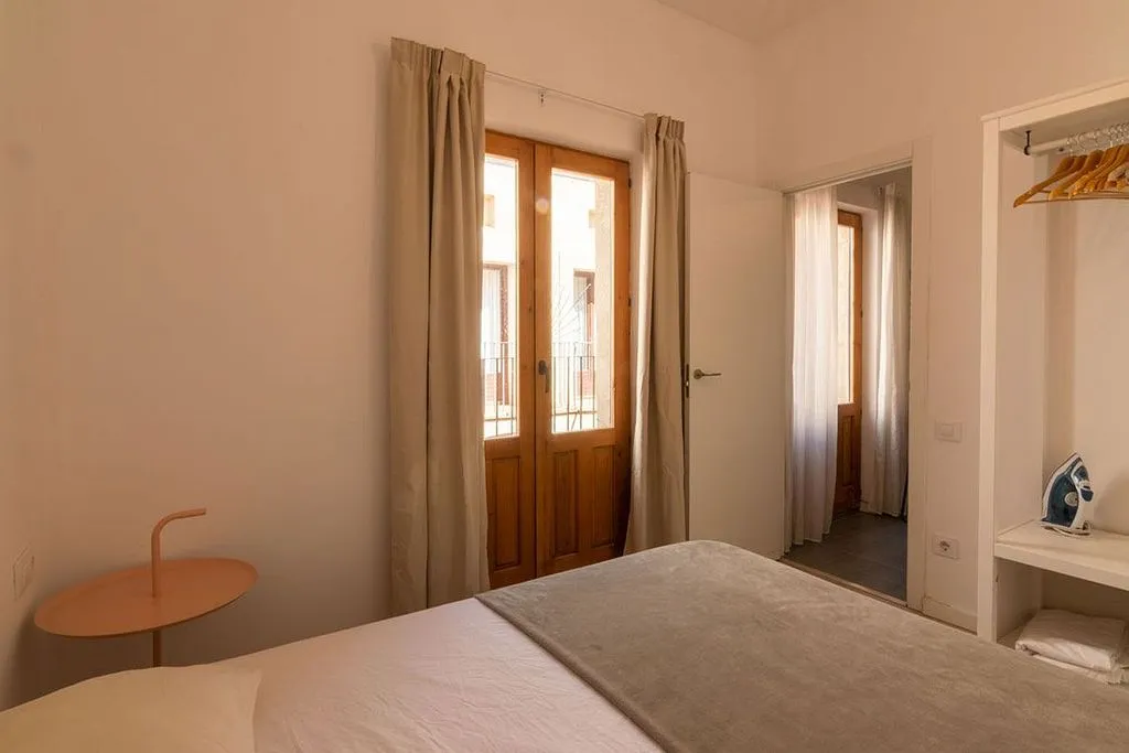 Chambres - Furnished Flat with Balcony in Barcelona