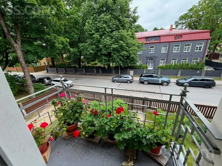 Rõdu - Historic Flat with Balcony in Āgenskalns, Riga