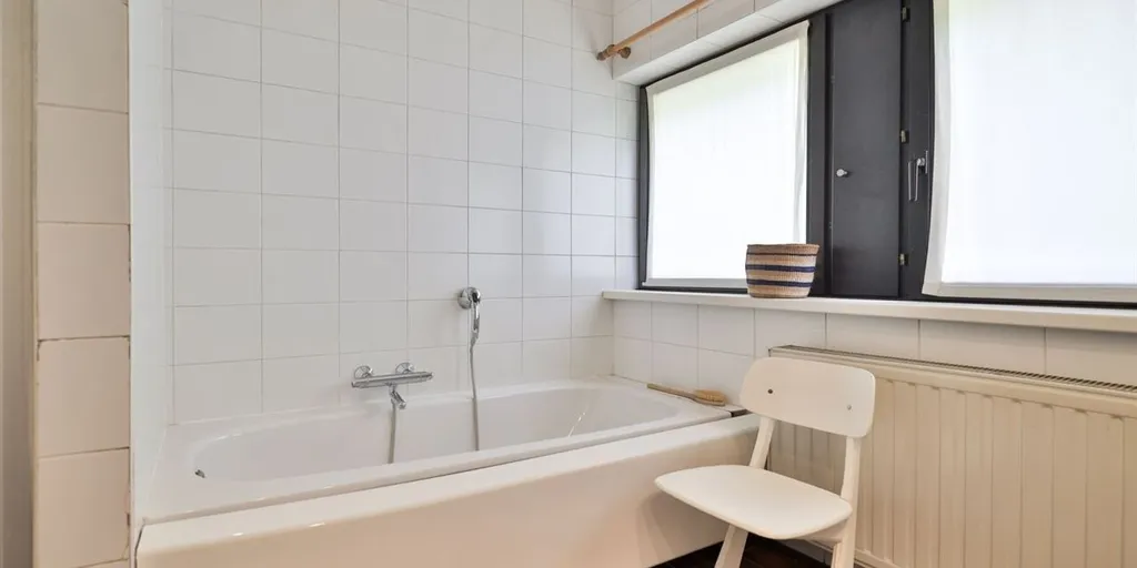 Salles de bain - Maison avec Jardin dans le Quartier Vert de Mortsel