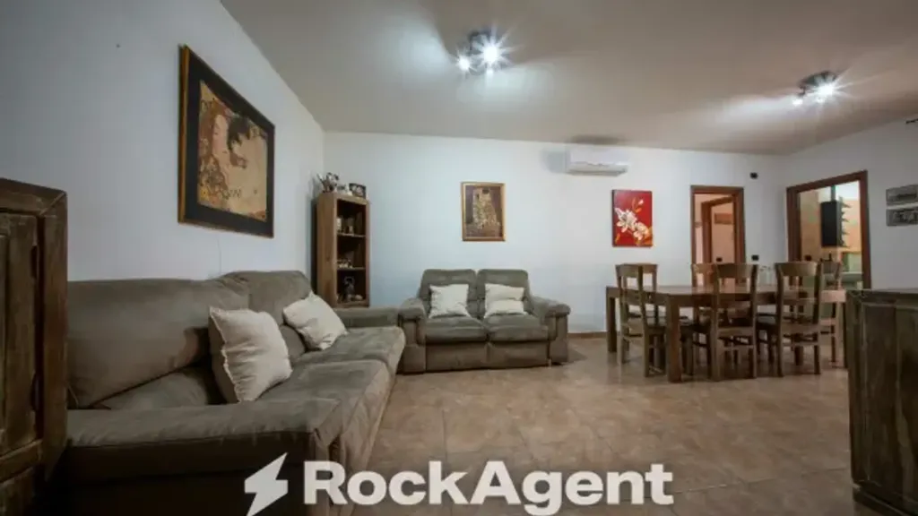 Elutuba - Modern Apartment with Private Courtyard in Sennori