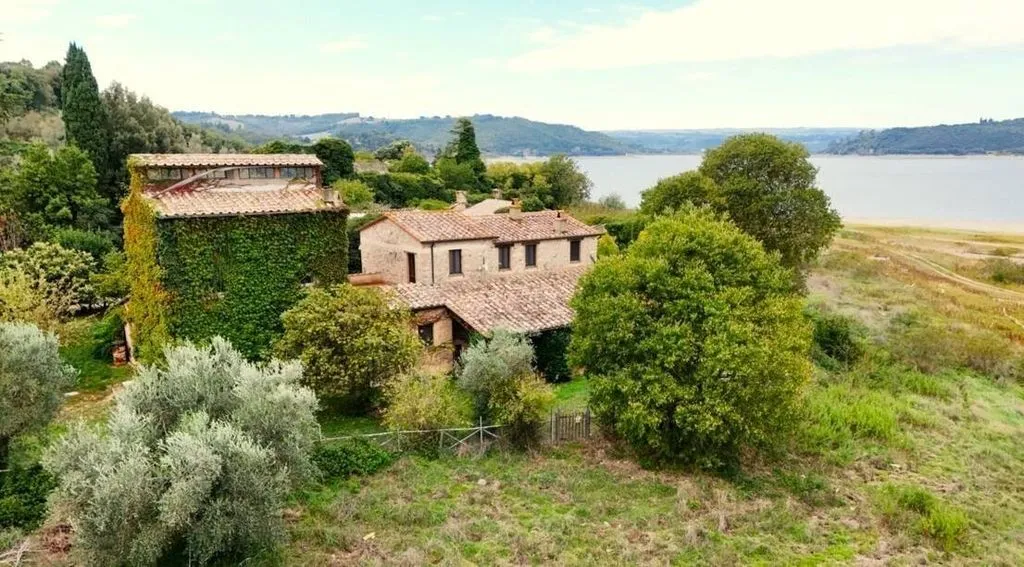 Õhuvaade - Country House with Lake View in Baschi, Umbria