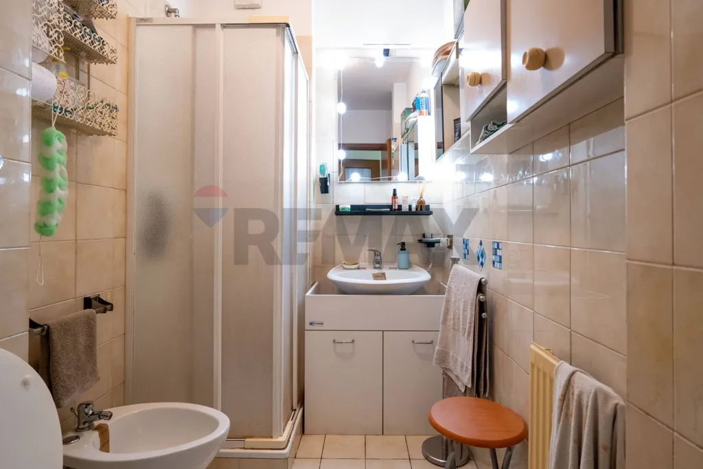Salles de bain - Bright Apartment with Balcony in Rome