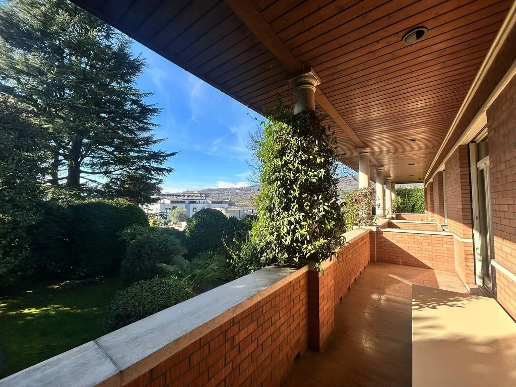 Balcon - Luxury Villa with Private Garden in Como