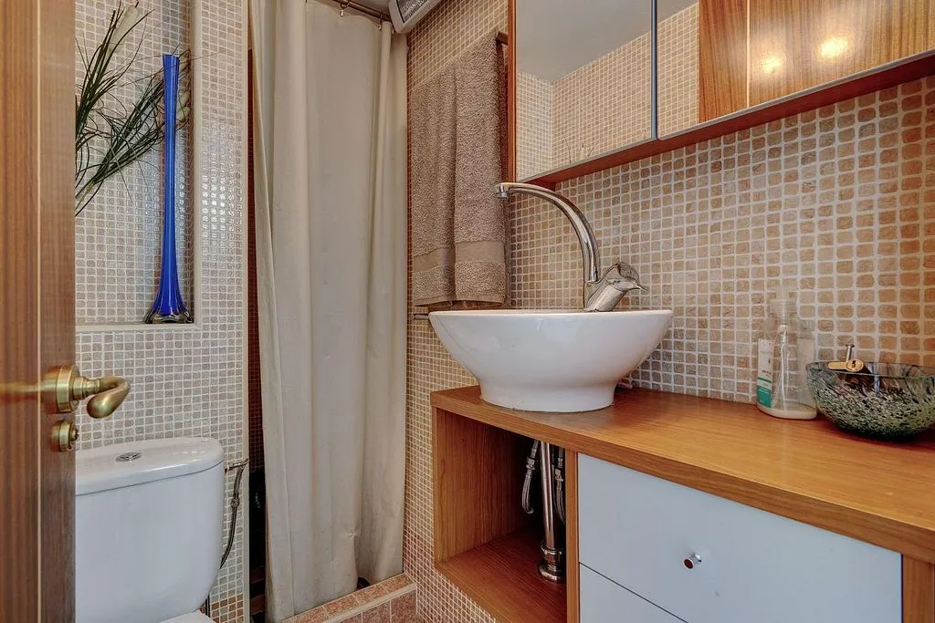 Vannitoad - Spacious Flat with Views in San Roque