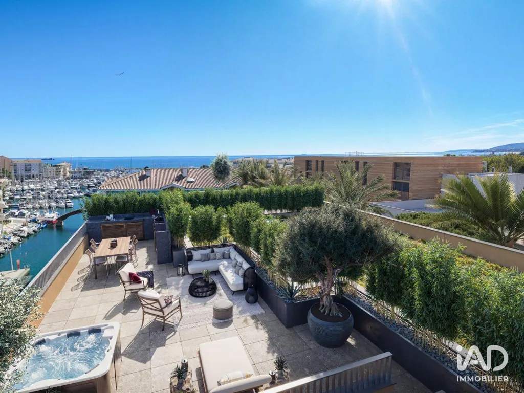 Terrass - Apartment with Rooftop in Port-Fréjus
