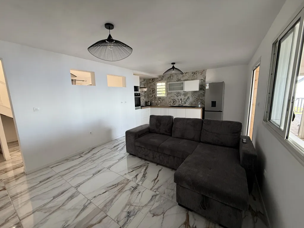 Elutuba - Maison with Sea View and Terrace in La Chaloupe