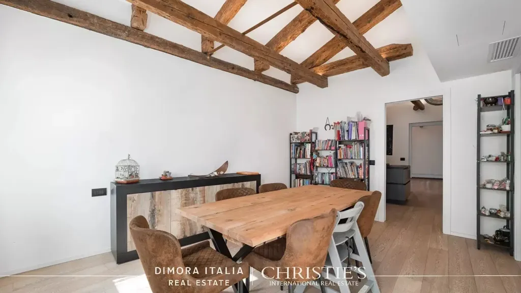 Söögituba - Renovated Flat with Central Location in Venice