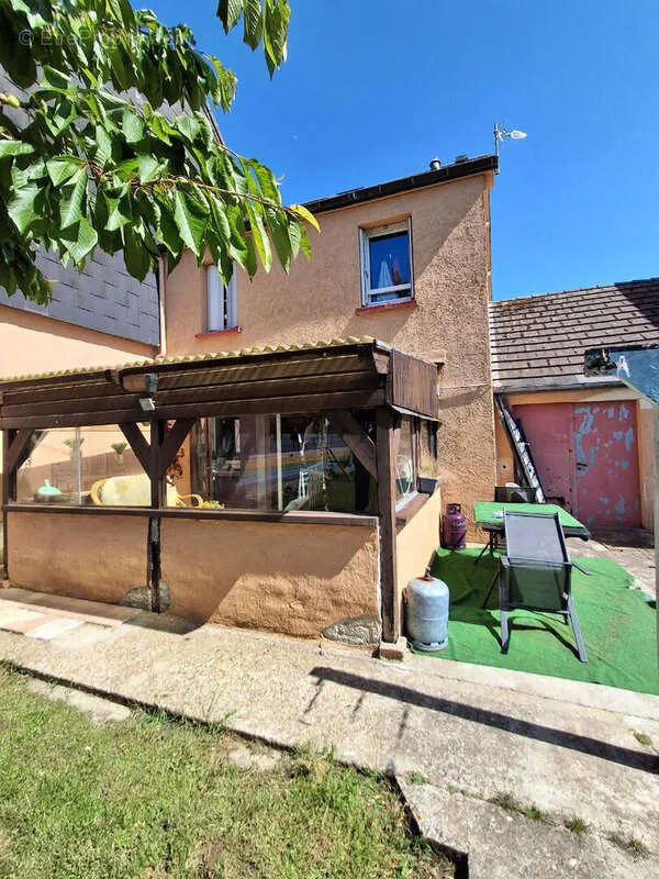 Garden - Modernised House with Garden in Bolbec