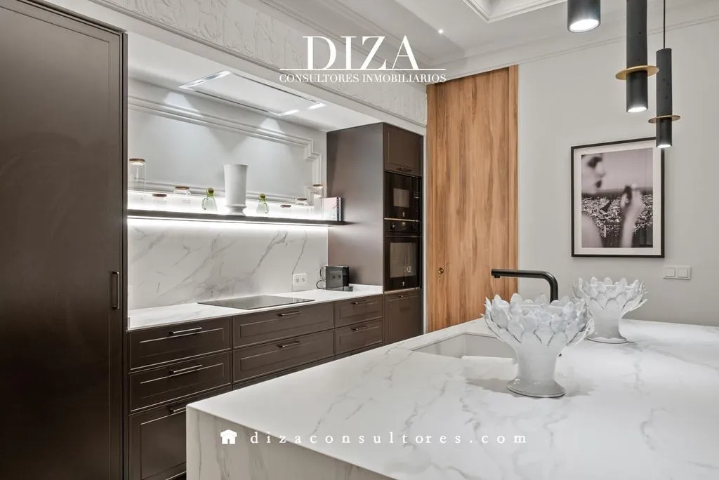 Köök - Luxury 6-Bedroom Apartment in Madrid