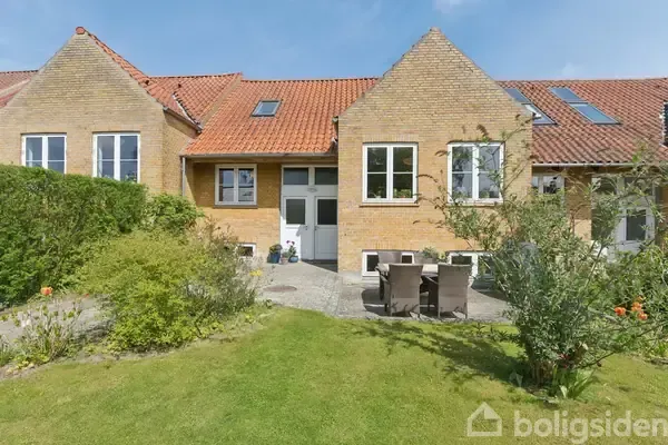 Extérieur - Modern Row House with Carport in Birkerød