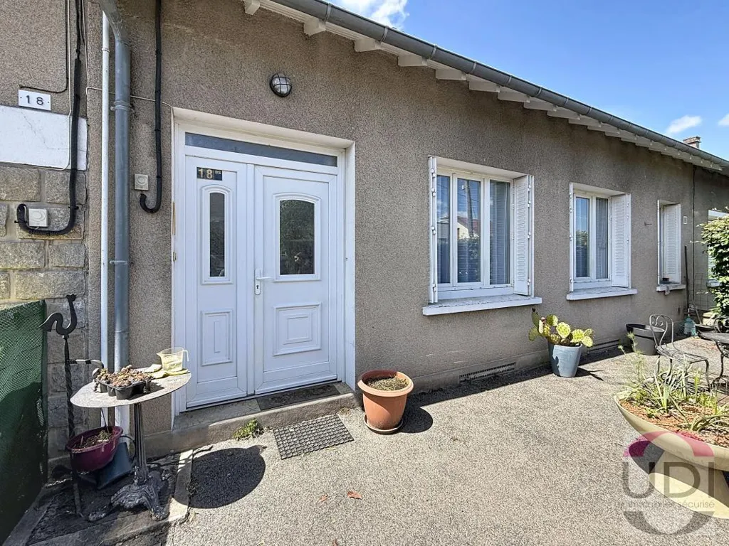 Terrasse - Maison avec Garages Locatifs à Guéret