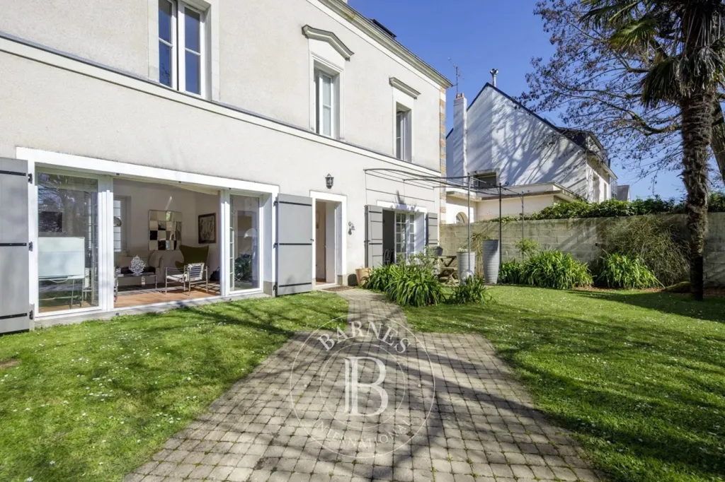 Aed - Luxury House with Greenbelt View in Nantes