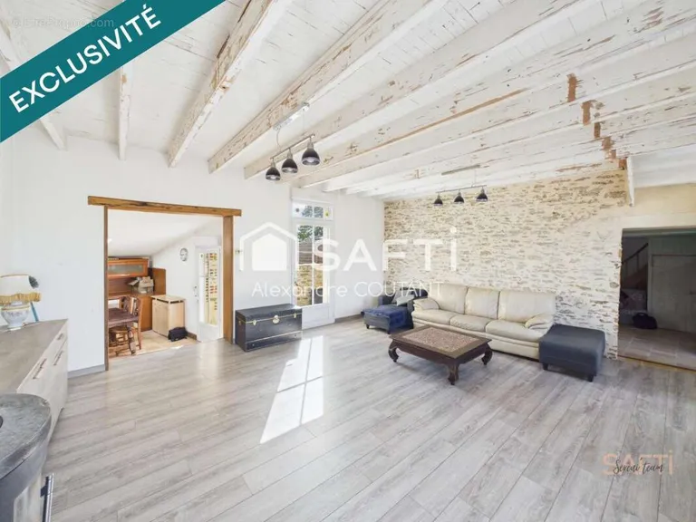 House with Garden and Balcony in Les Pineaux