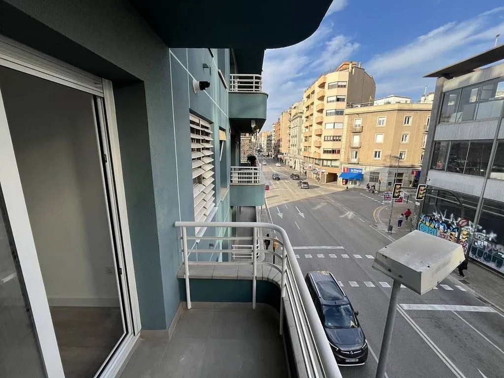 Balcony - 1-Bedroom Flat with Balcony in Girona Centre