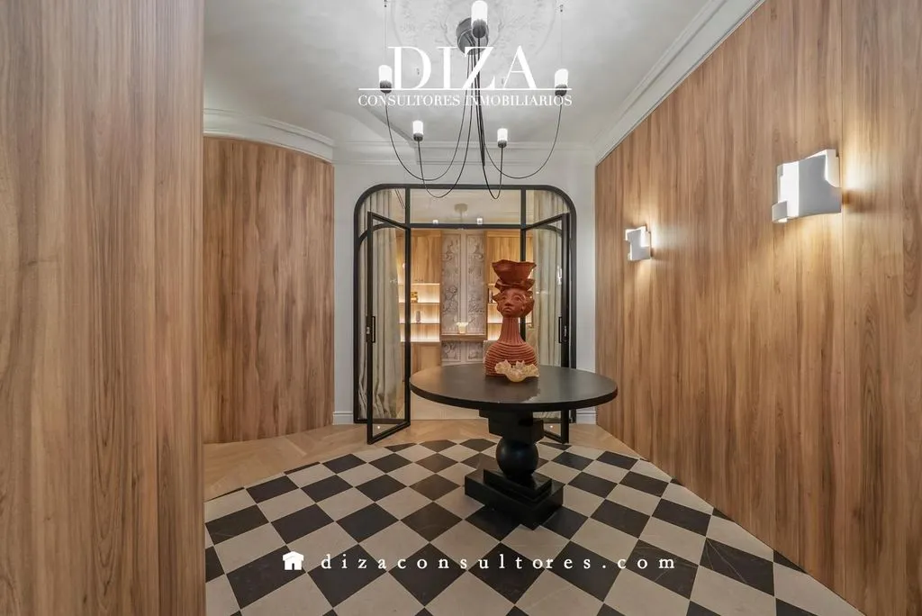 Esik - Luxury 6-Bedroom Apartment in Madrid
