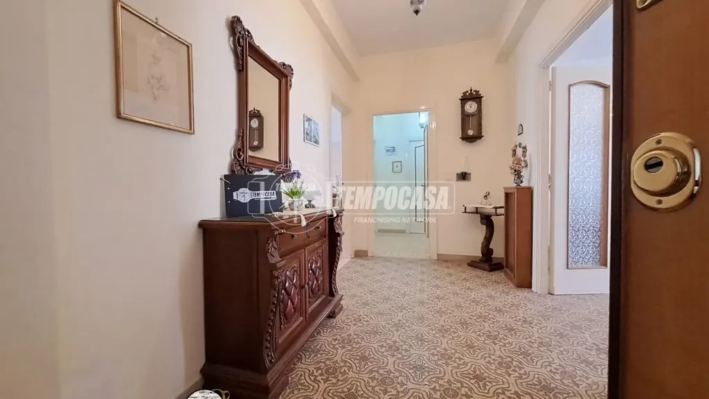 Esik - Quadrilocale with Triple View in Terracina