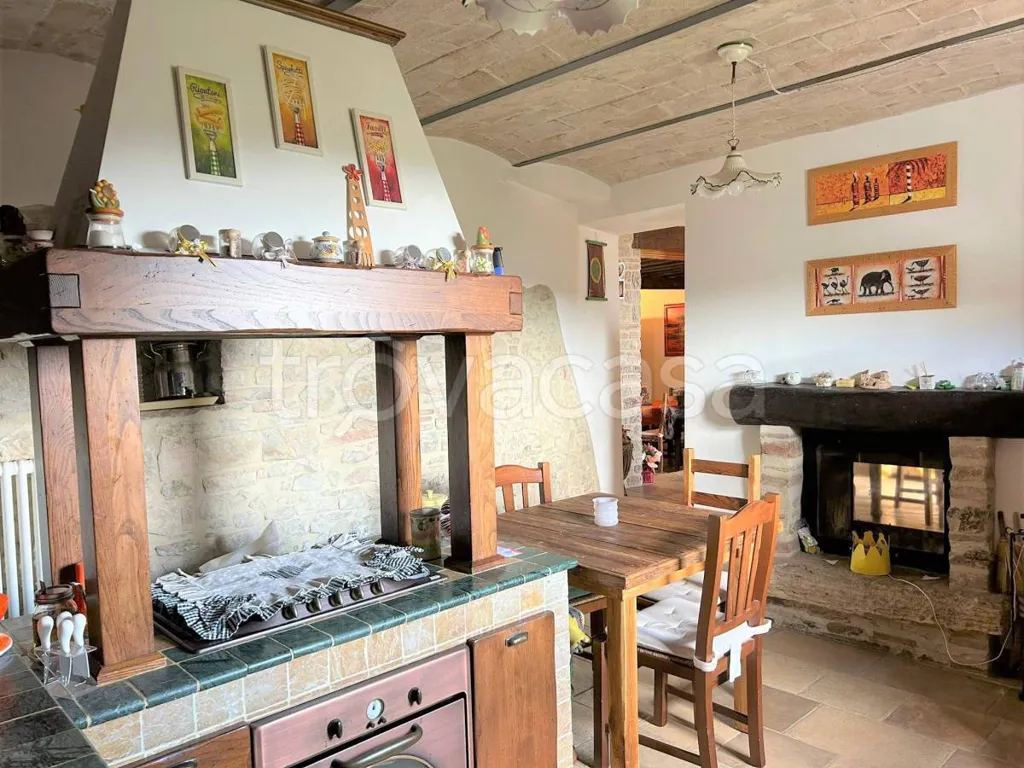 Cuisine - Characterful Apartment with Balcony in Perugia