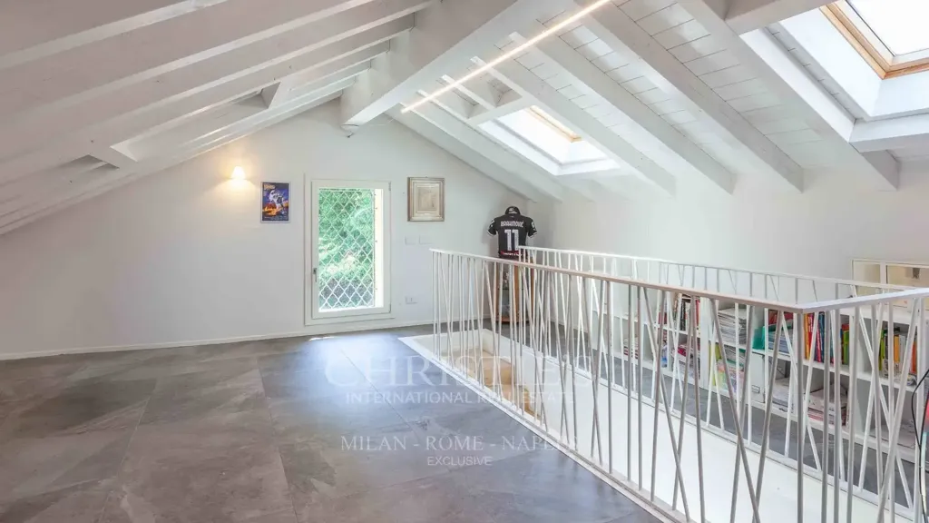 Pièces - Semi-Independent Villa with Garden in Montevecchia