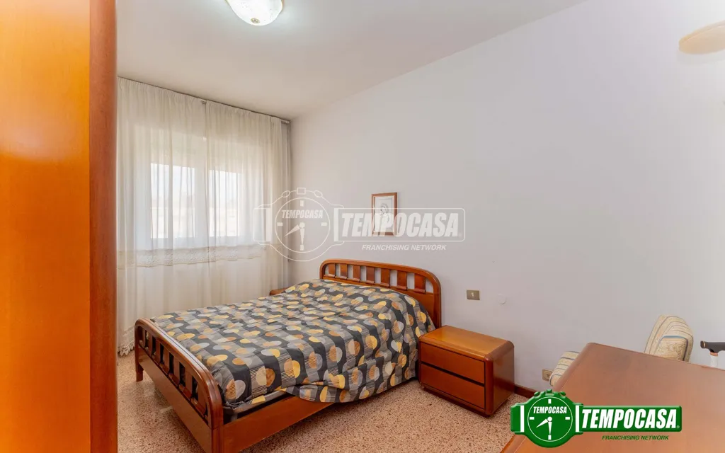 Chambres - 4-Room Apartment with Balcony in Milan
