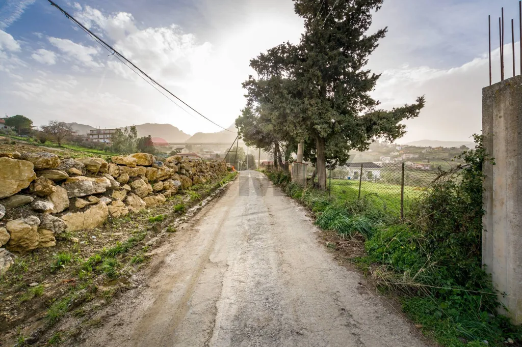Aed - Rustic Villa with Edificable Land in Monreale