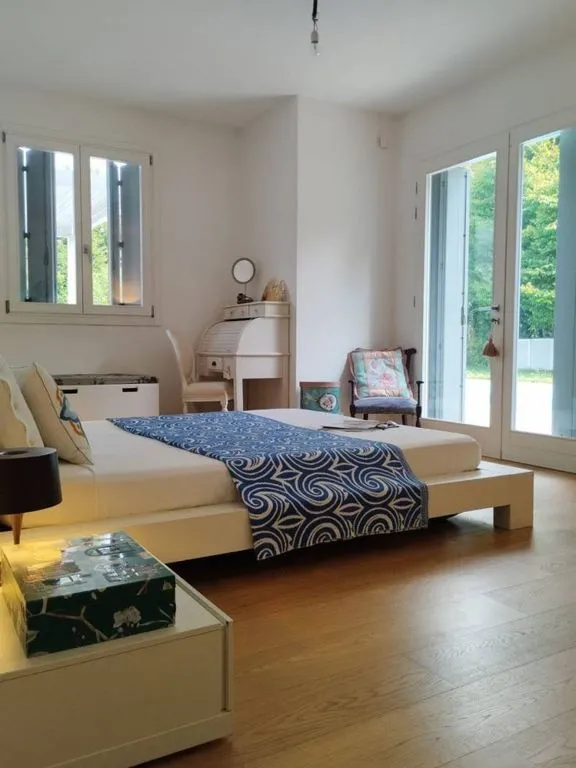 Magamistoad - Semi-Detached Villa with Pool in Mirano