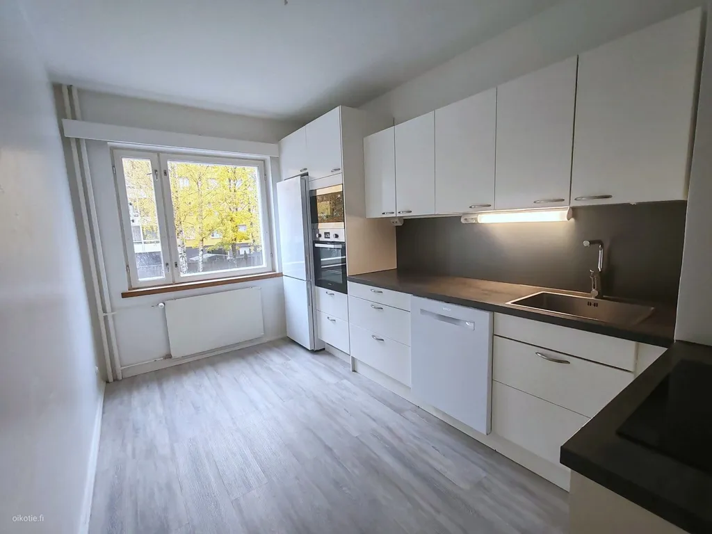 Cucina - First Floor Apartment with Balcony in Pori Centre