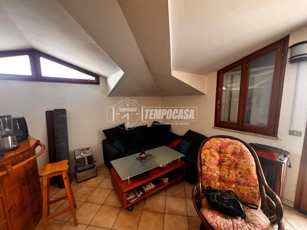 Elutuba - Two-Level Apartment with Terrace in Comacchio Centre